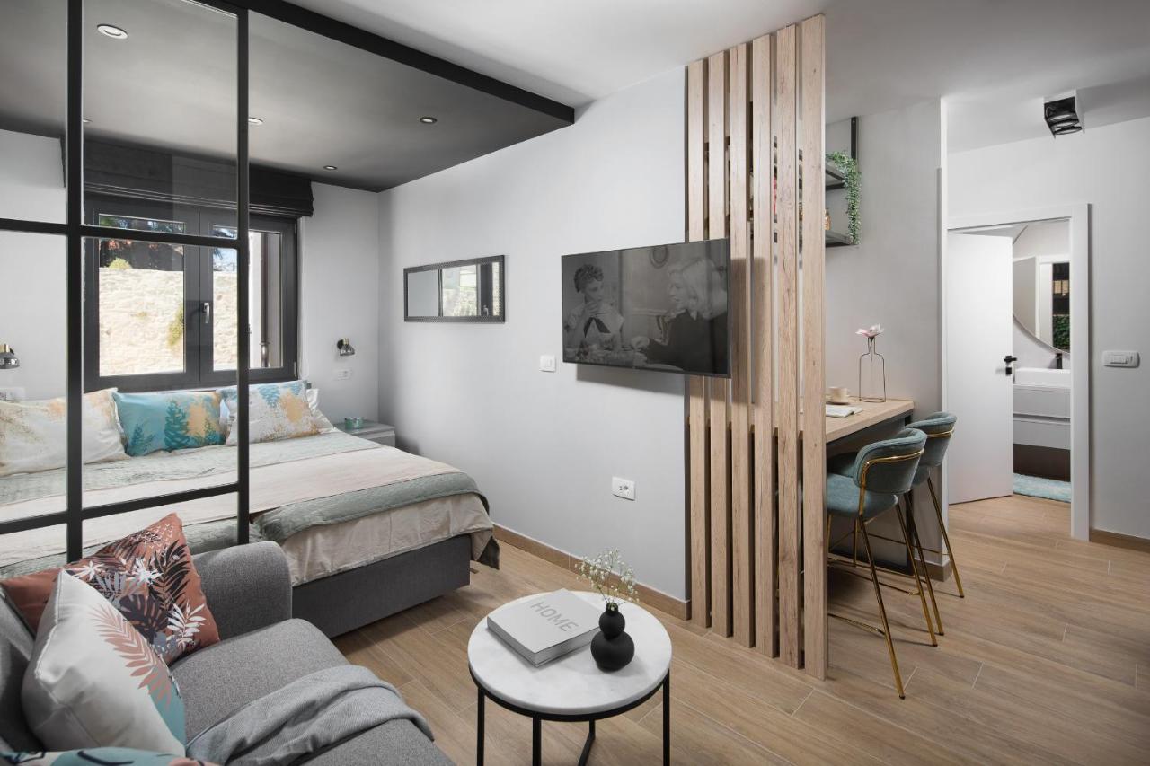 City Walls Apartment Новиград Экстерьер фото